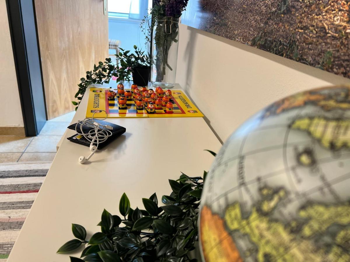 Mitten Im Zentrum Ferienwohnungen Mit Sonniger Terrasse Telfs Esterno foto