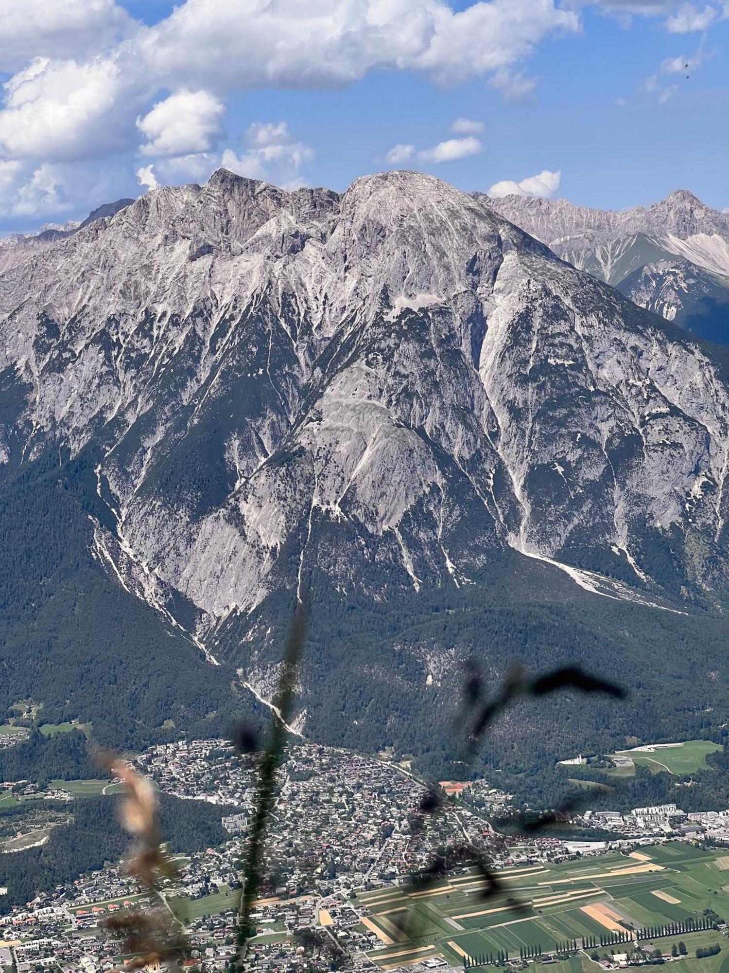 Mitten Im Zentrum Ferienwohnungen Mit Sonniger Terrasse Telfs Esterno foto