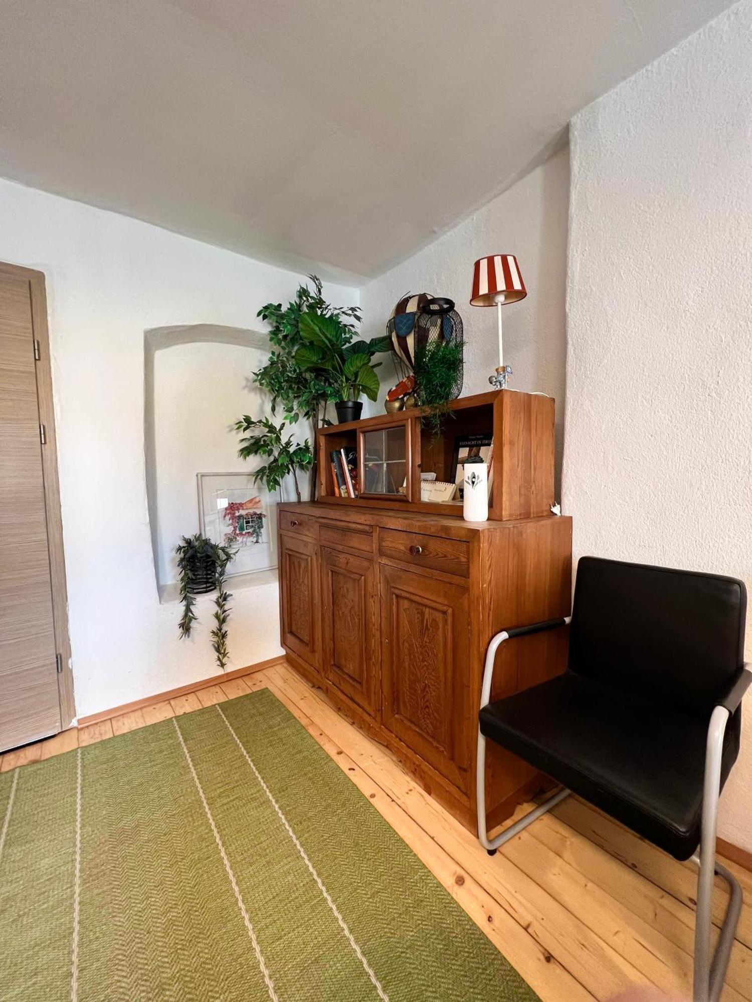 Mitten Im Zentrum Ferienwohnungen Mit Sonniger Terrasse Telfs Esterno foto
